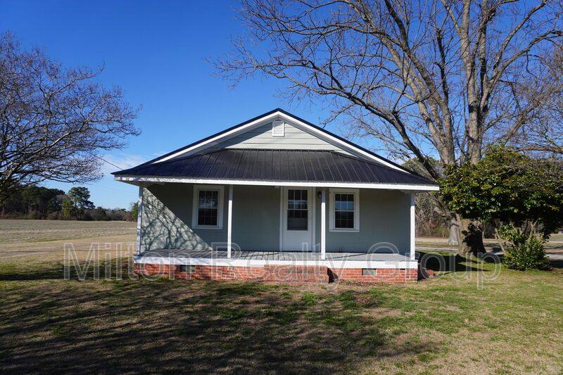 House for rent at 2577 Jonesboro Rd, Dunn, NC 28334