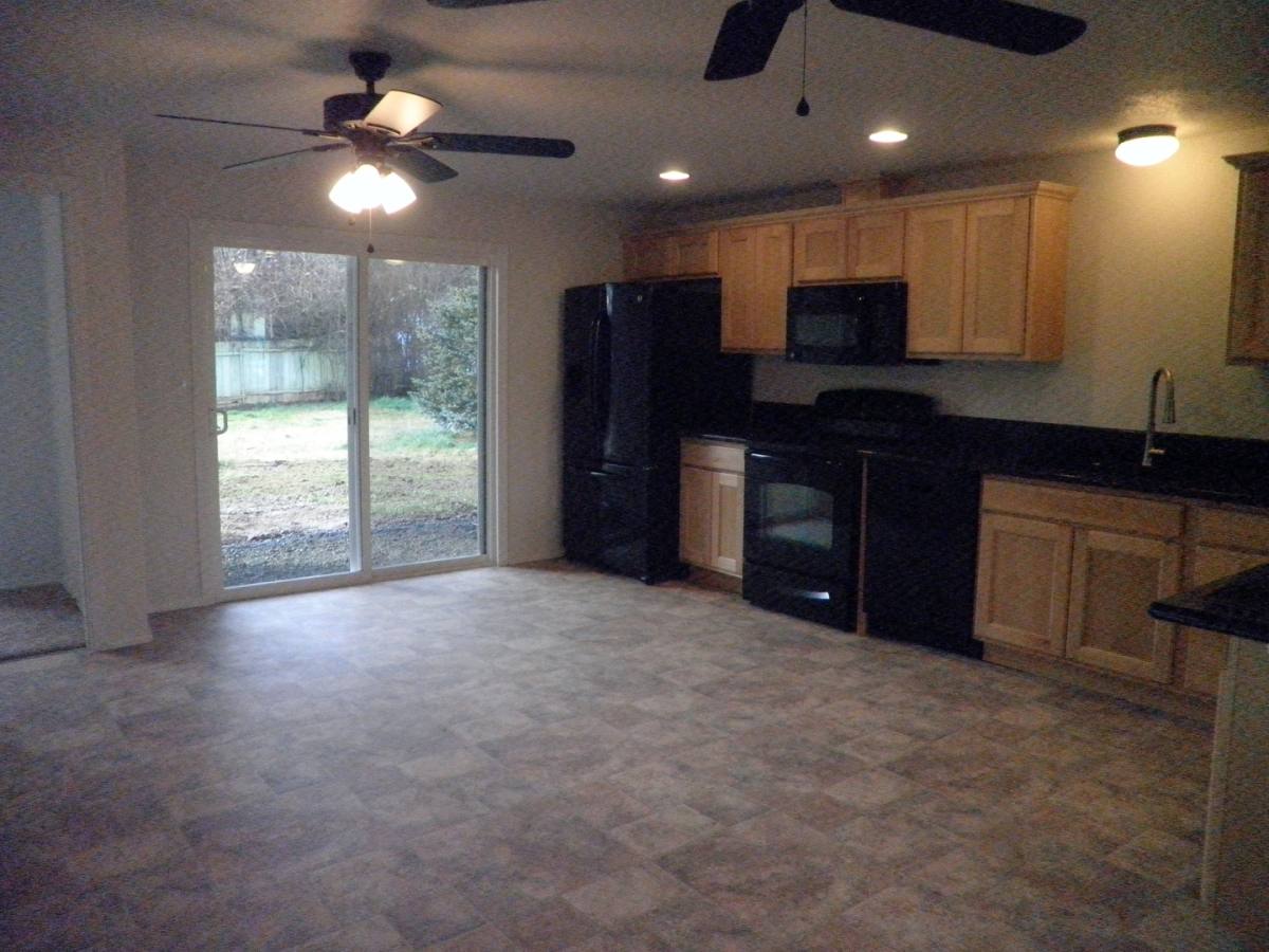 House for rent at 231 NW Sunny Dr, Dallas, OR 97338