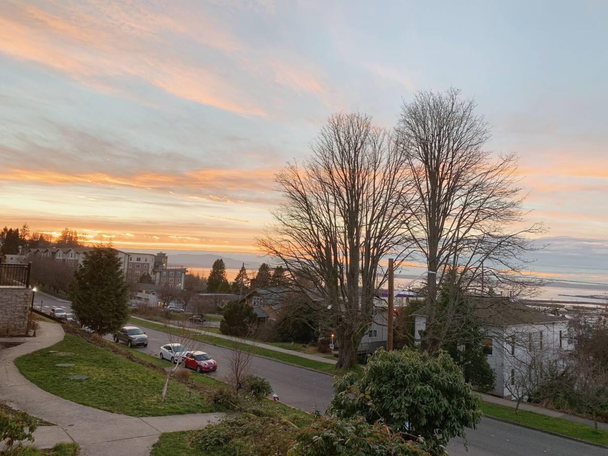 Apartment for rent at 1020 N Garden St, Bellingham, WA 98225