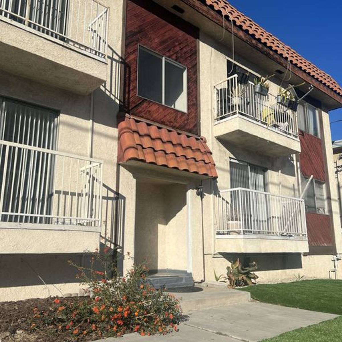 Apartment for rent at 12357-12359 Oxnard St, North Hollywood, CA 91606