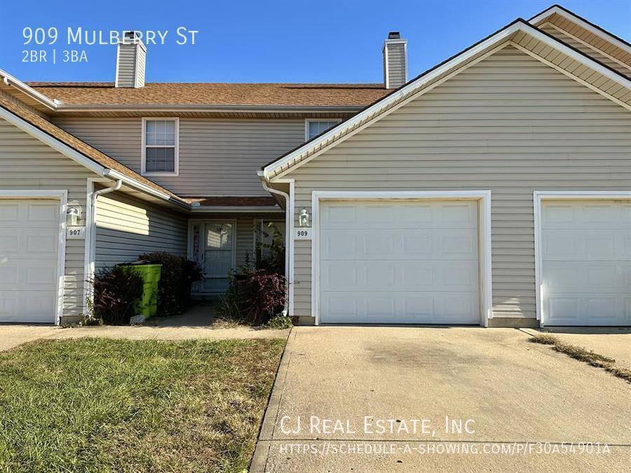 Townhouse for rent at 909 Mulberry St, Belton, MO 64012
