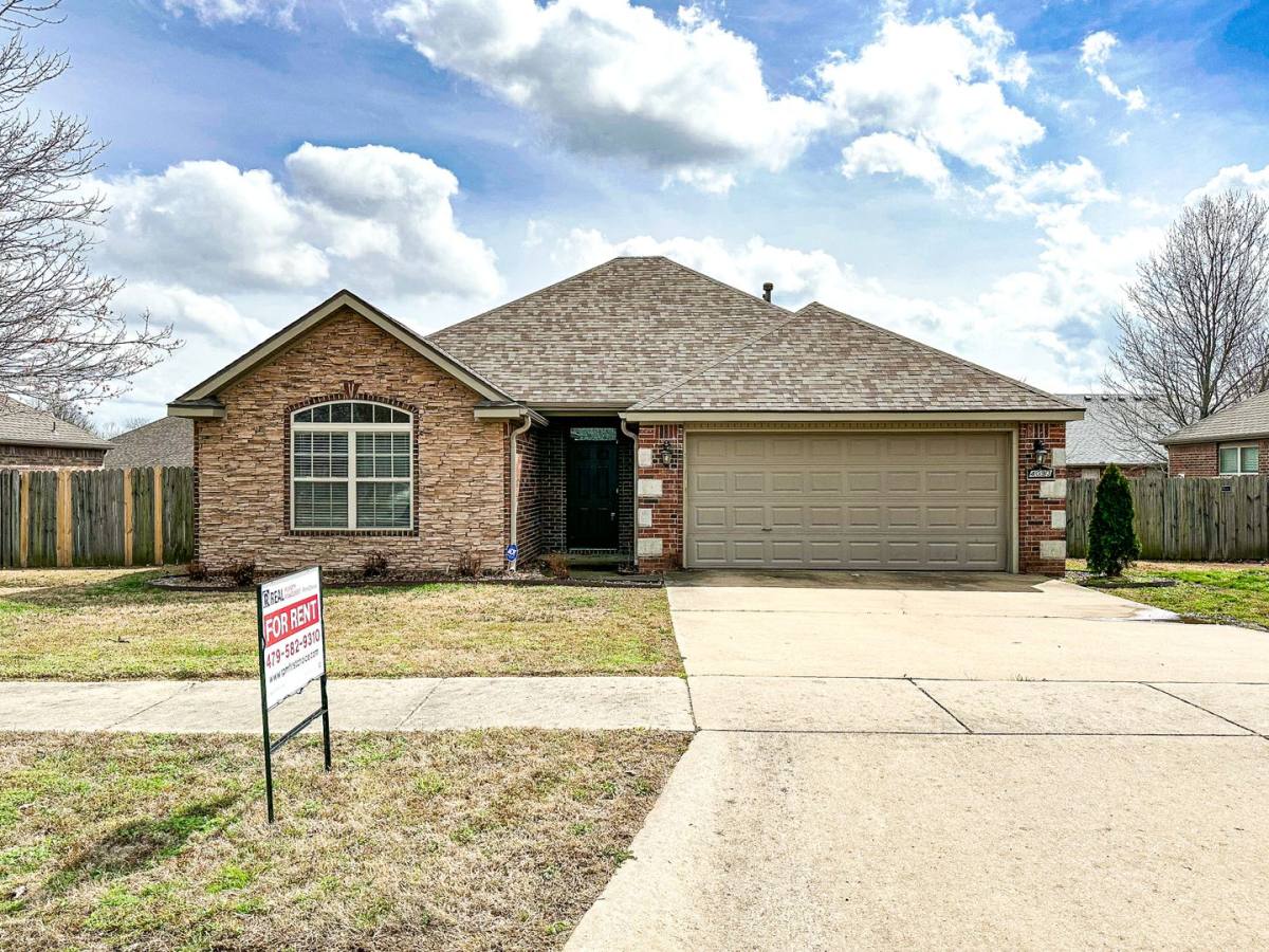 House for rent at 4093 W Song Bird Place, Fayetteville, AR 72704