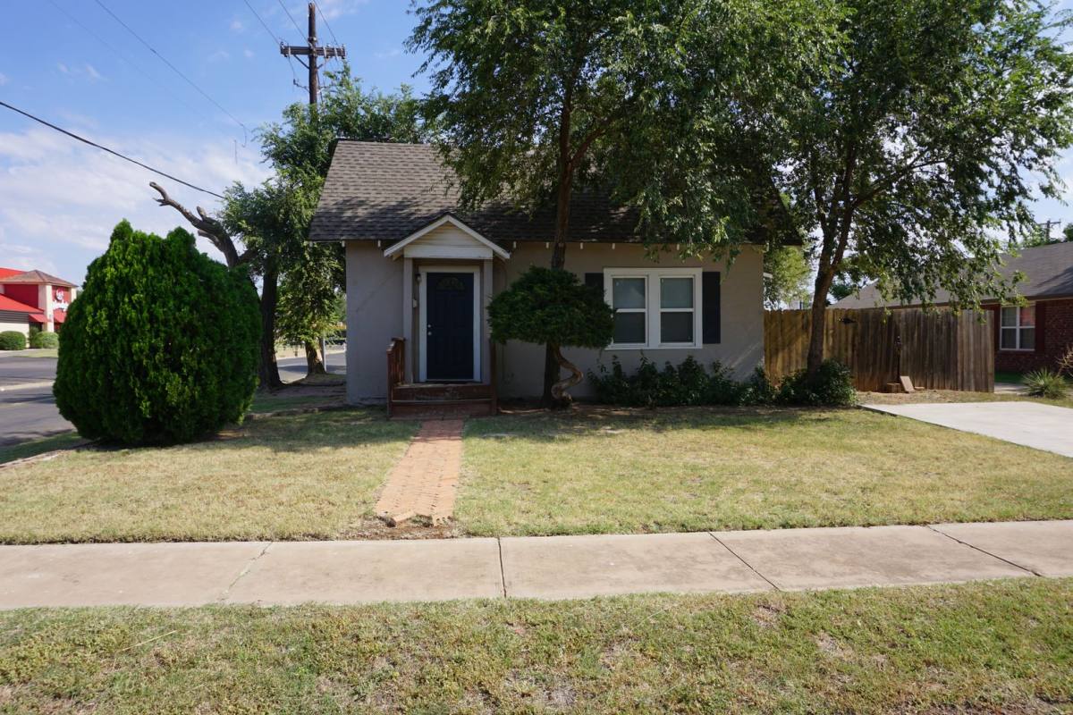 Townhouse for rent at 2324 20th, Lubbock, TX 79411