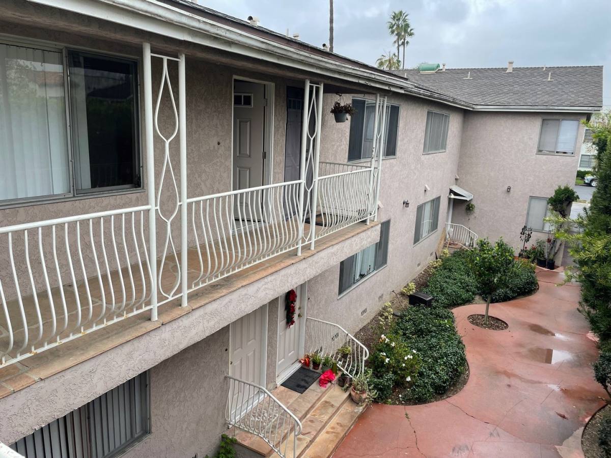Apartment for rent at 3204 E 2nd St, Long Beach, CA 90803