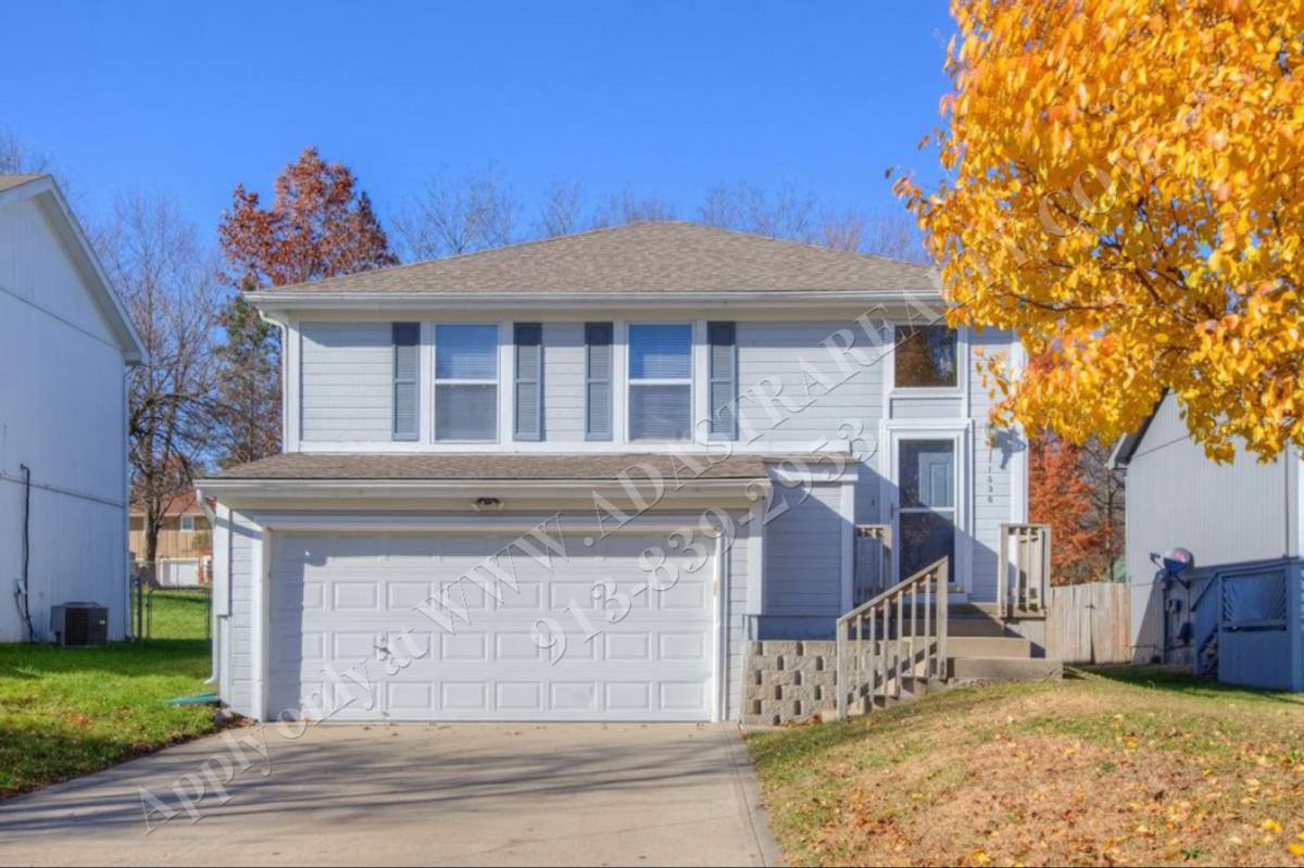 House for rent at 11536 N Oak Trafficway, Kansas City, MO 64155