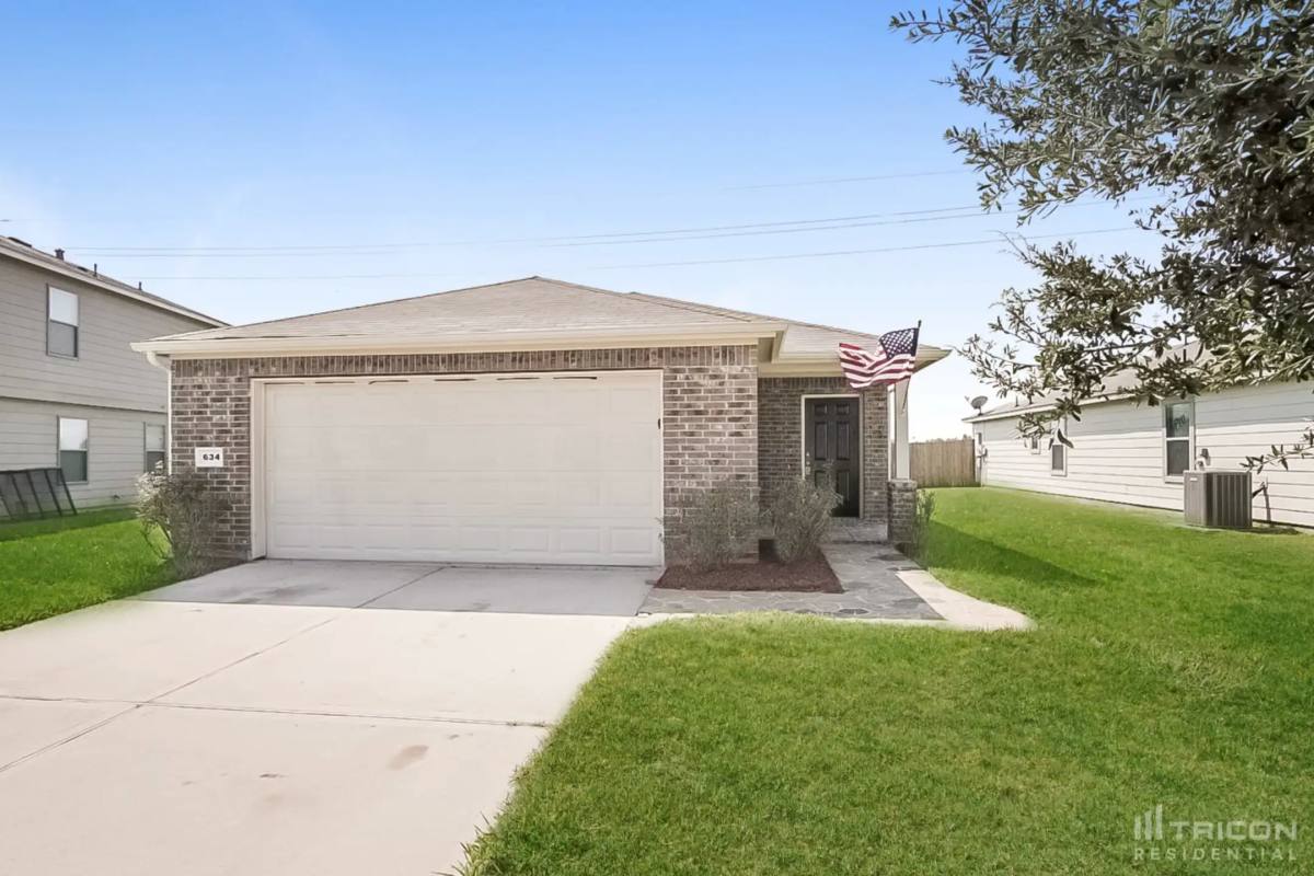 House for rent at 634 Enchanted Springs Dr, Rosenberg, TX 77471