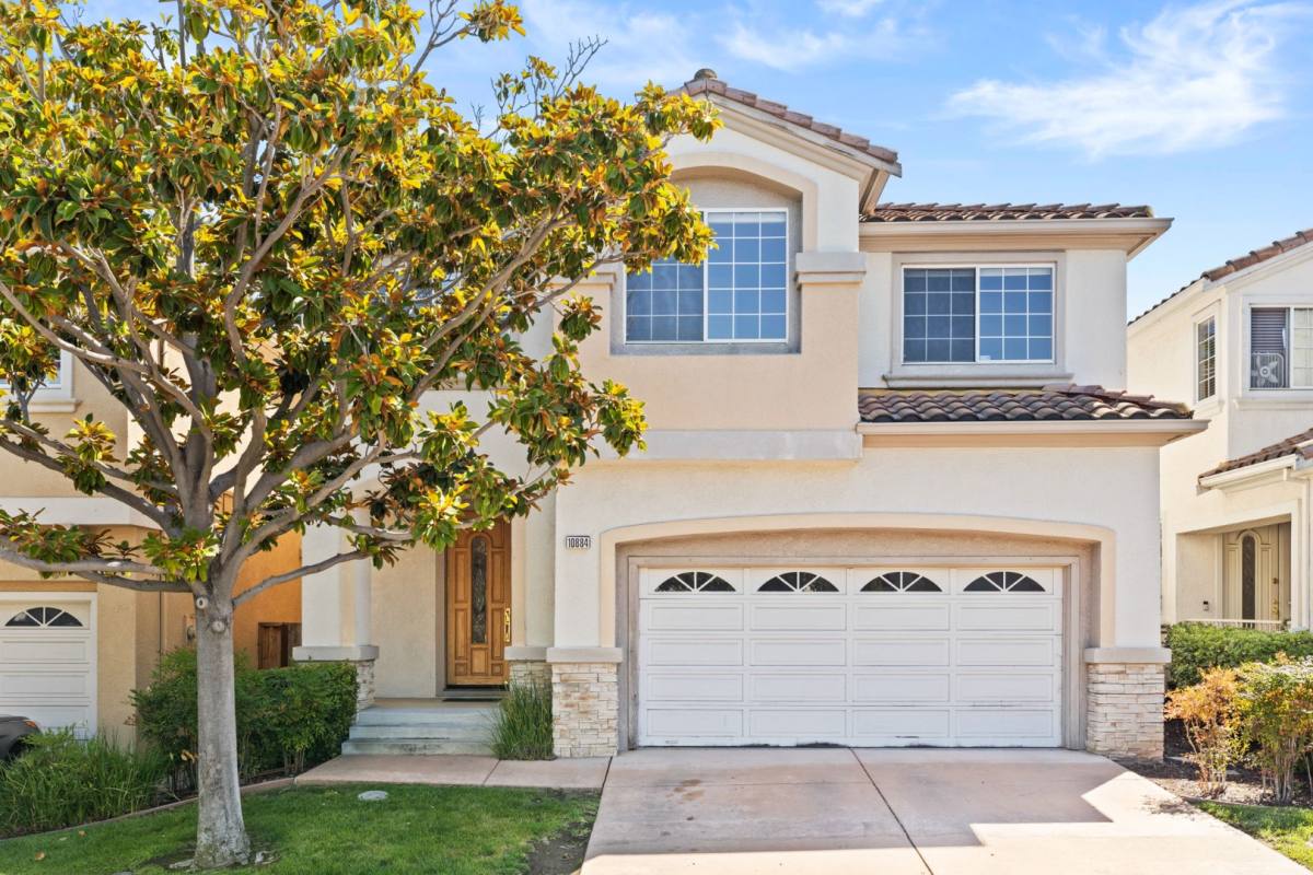 House for rent at 10884 Via Sorrento, Cupertino, CA 95014