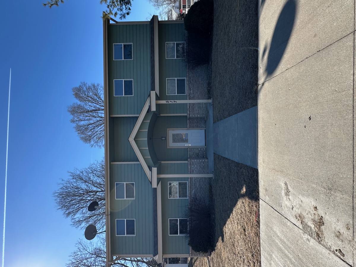 Apartment for rent at 517 Langdon Ave #4, Gretna, NE 68028