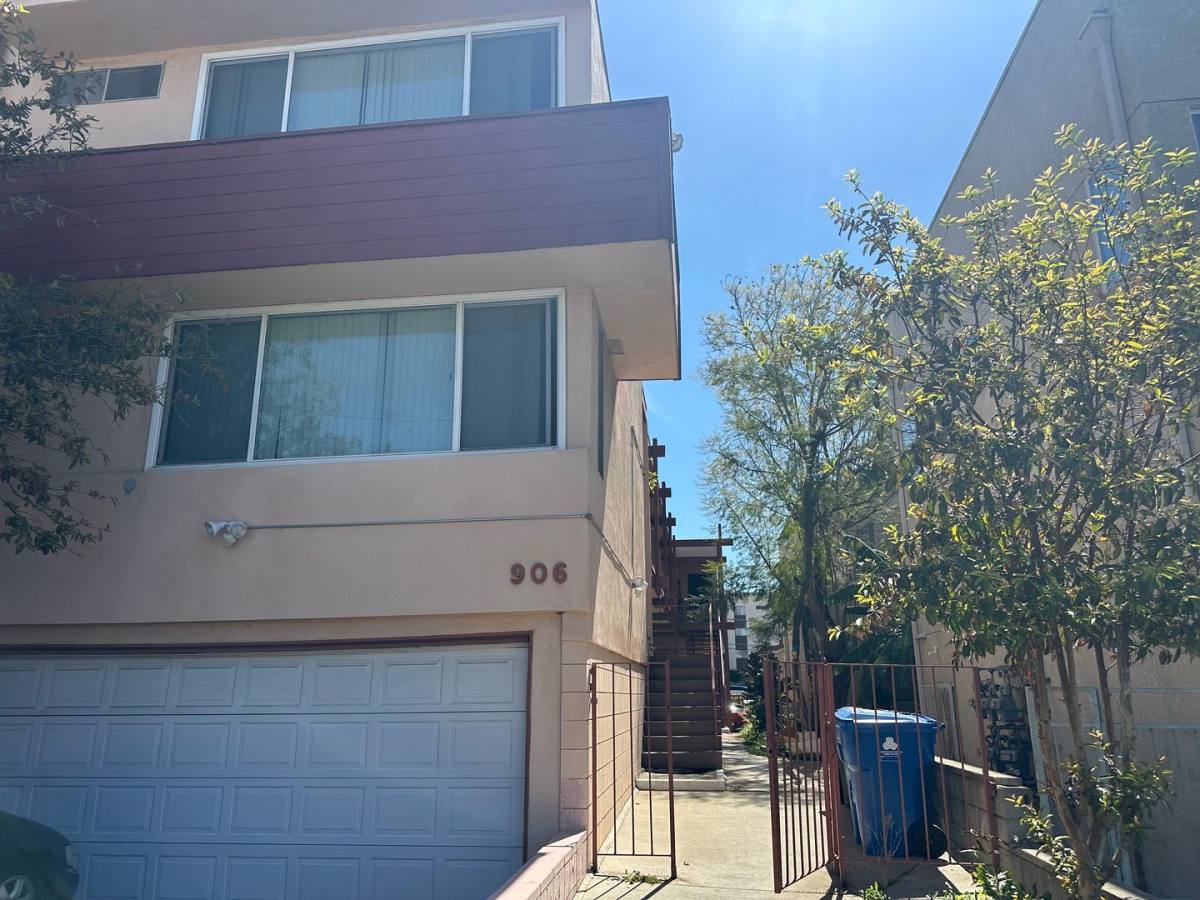 Apartment for rent at 906 N Beaudry Ave, Los Angeles, CA 90012