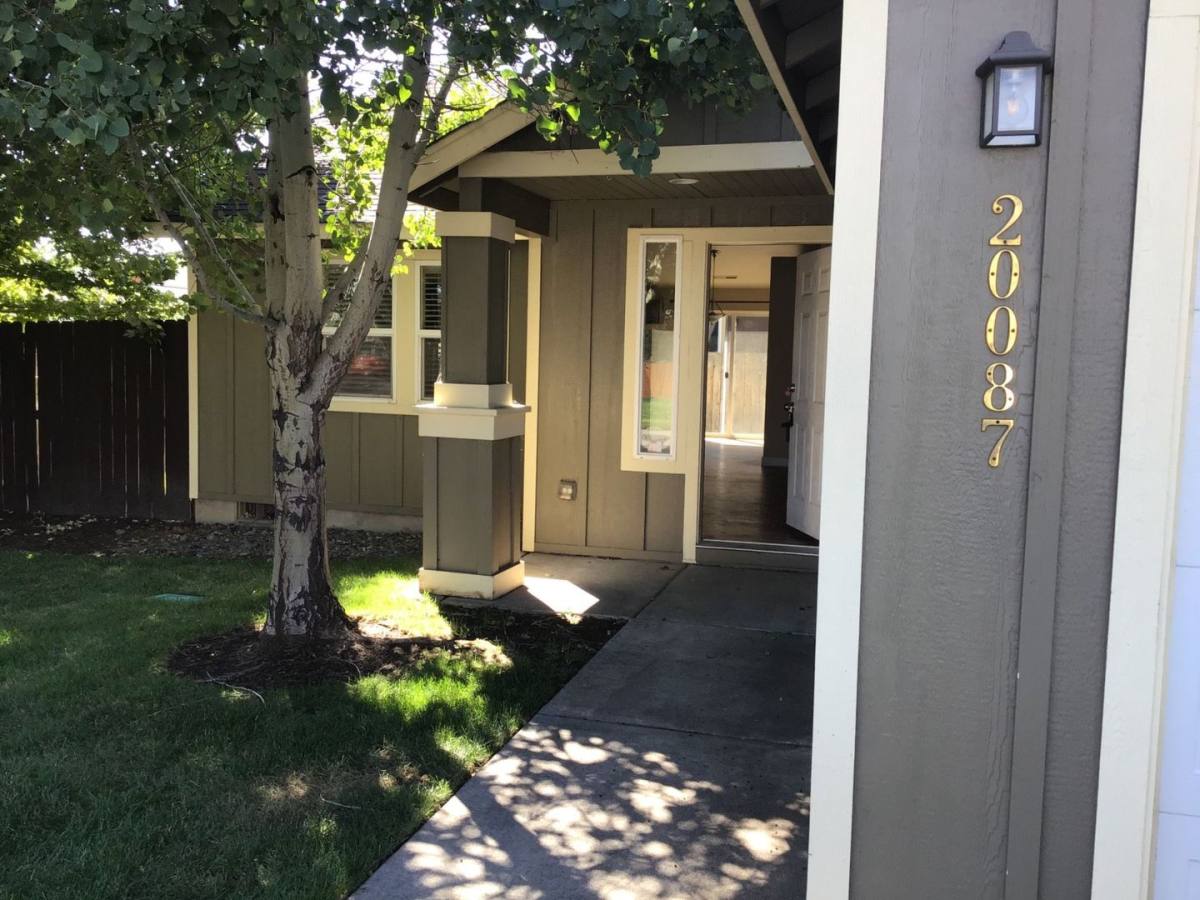 House for rent at 20087 Mount Hope Lane, Bend, OR 97702