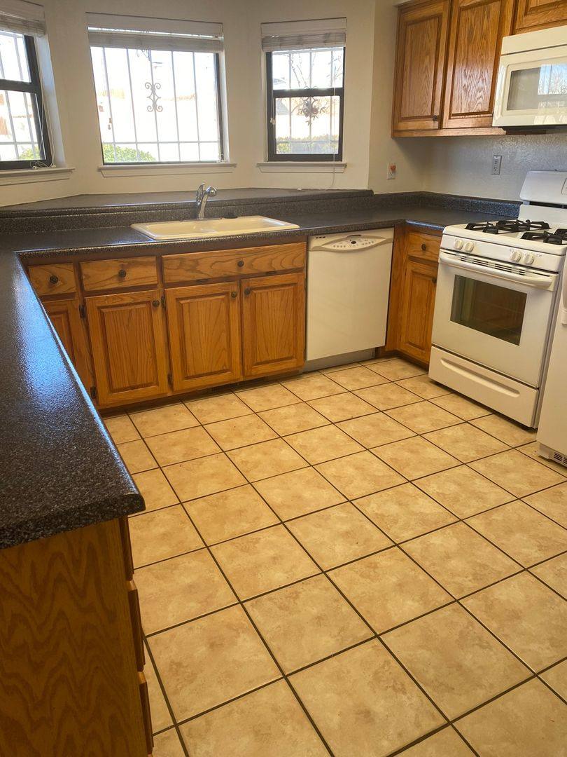 Townhouse for rent at 5919 Cubero Dr NE, Albuquerque, NM 87109