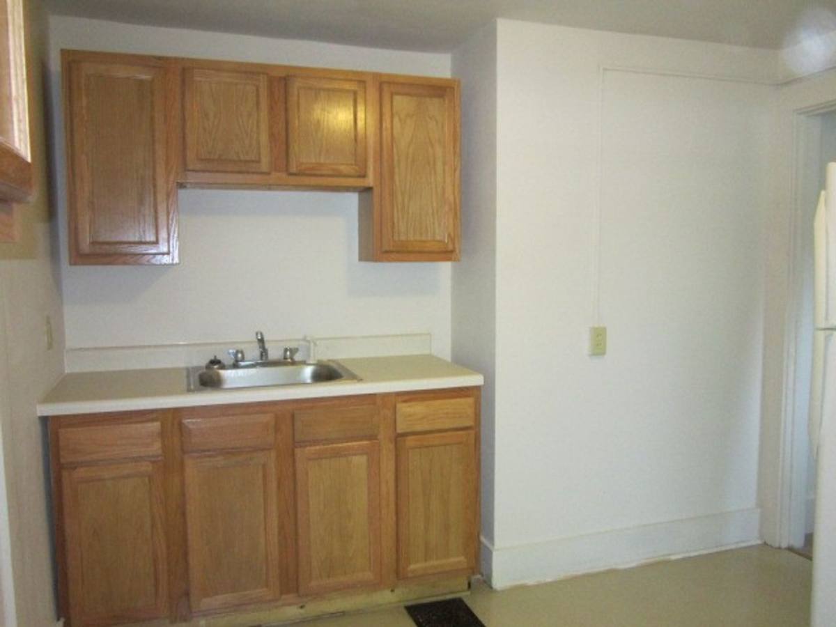 Apartment for rent at 120-24 Trinity Place, Syracuse, NY 13210