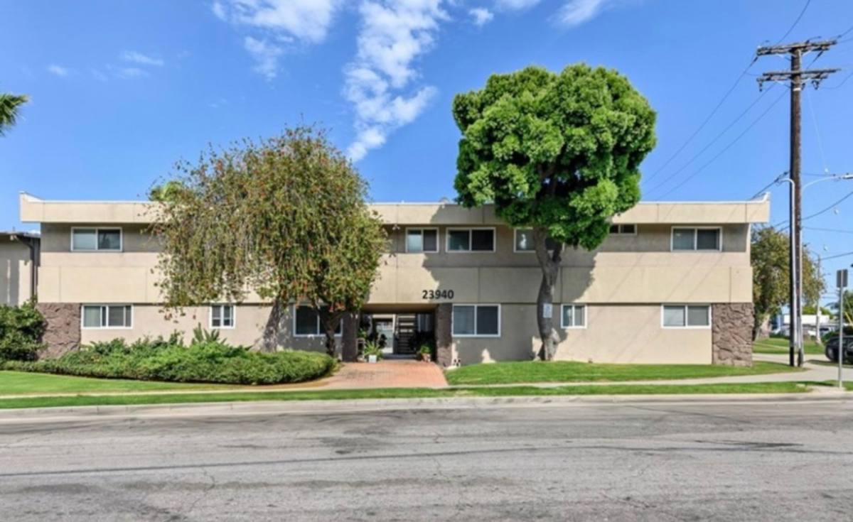 Apartment for rent at 23940 23870 Los Codona Ave, Torrance, CA 90505