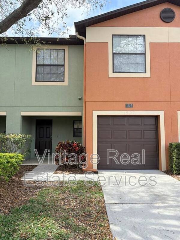 Townhouse for rent at 1527 Water Terrace Lane, Brandon, FL 33511