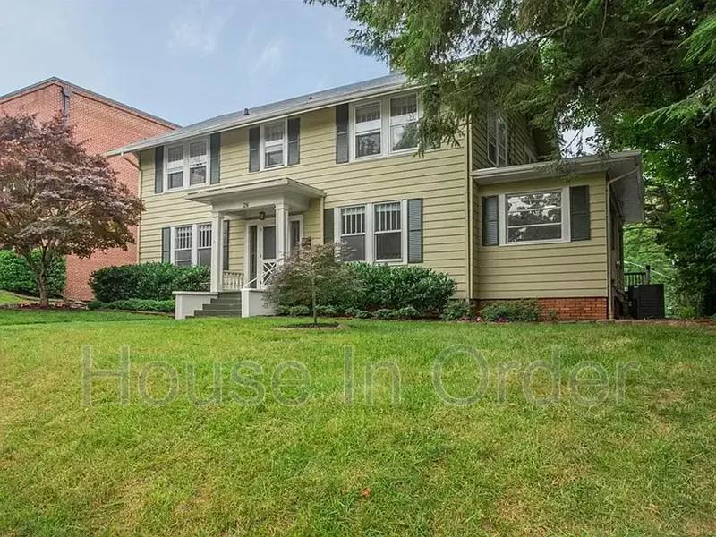 House for rent at 26 Edgemont Rd, Asheville, NC 28801