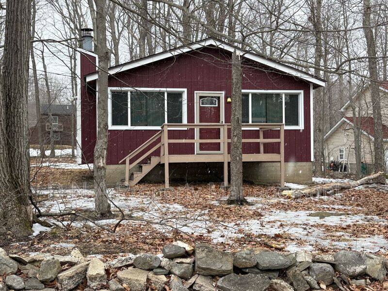 House for rent at 810 Trafalgar Rd, Tobyhanna, PA 18466