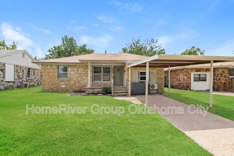 House for rent at 302 E Coe Dr, Oklahoma City, OK 73110