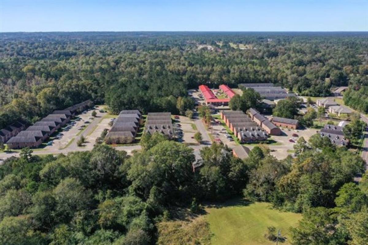 Apartment for rent at 109 Shemper Dr, Hattiesburg, MS 39401