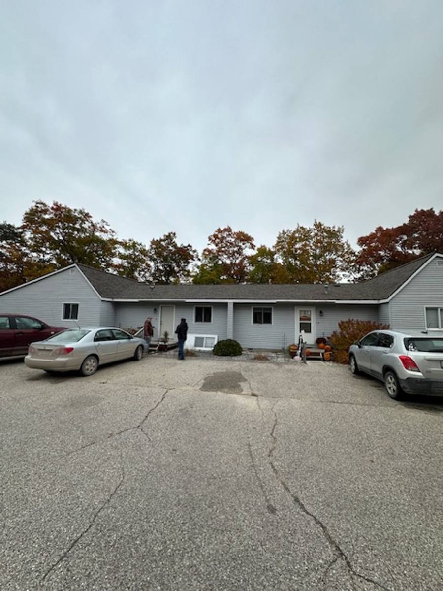 Apartment for rent at 7115 Wilbe St, Indian River, MI 49749