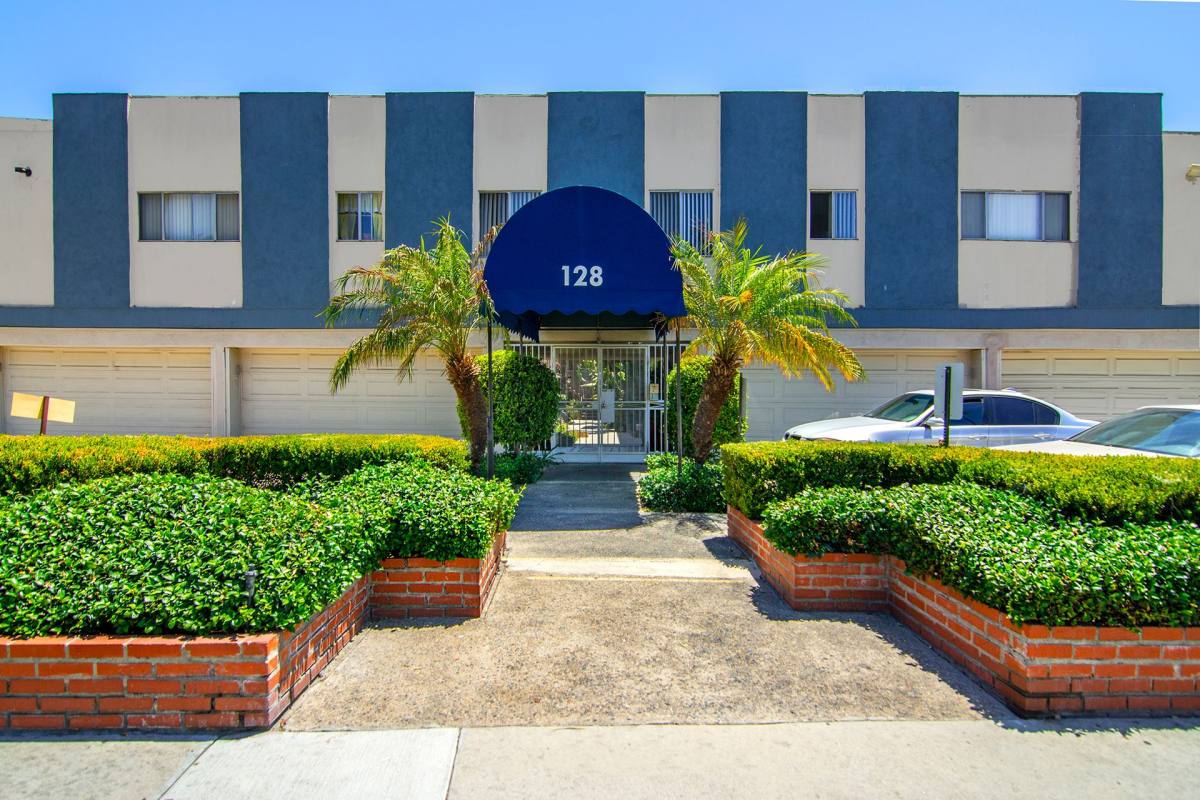Apartment for rent at 128 W Maple St, Glendale, CA 91204