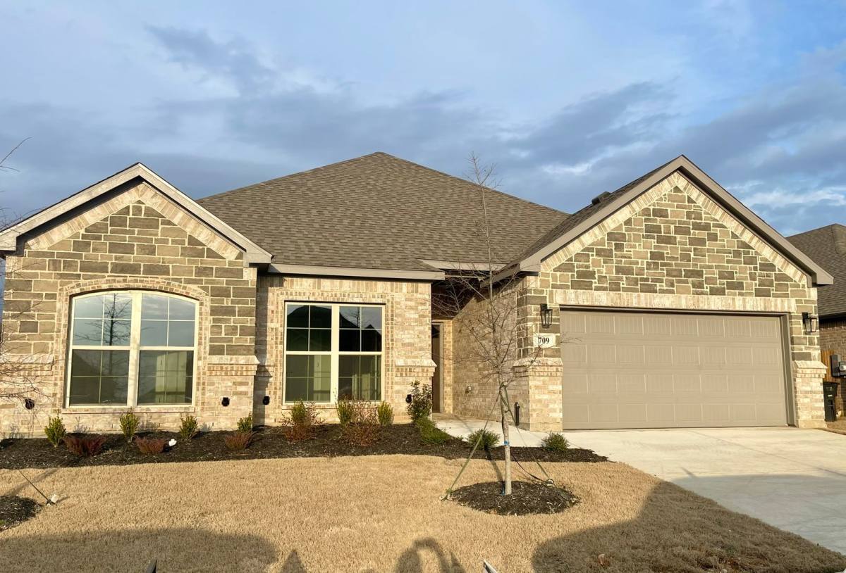 House for rent at 709 Lake Murray Lane, Cleburne, TX 76033