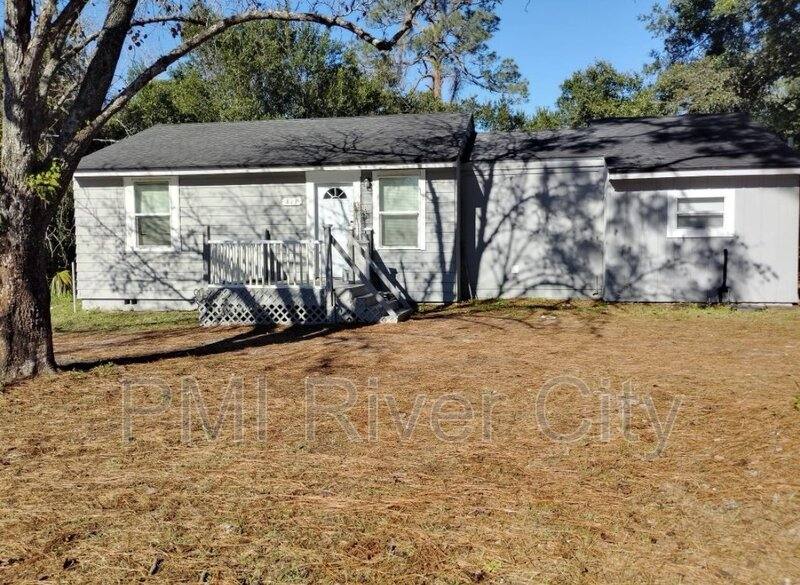 House for rent at 821 Stanwick Rd, Jacksonville, FL 32208
