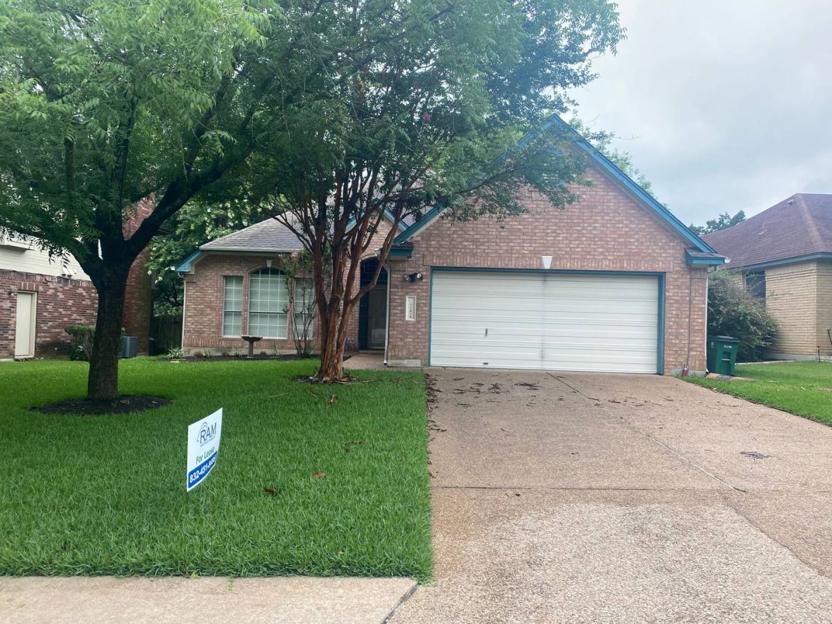 House for rent at 11015 Andenwood Dr, Austin, TX 78726