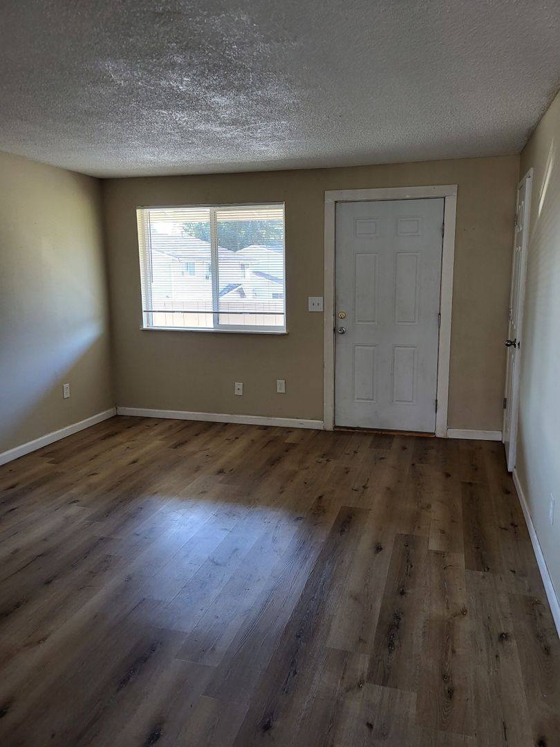 Apartment for rent at 815 SW Cozine Lane, McMinnville, OR 97128