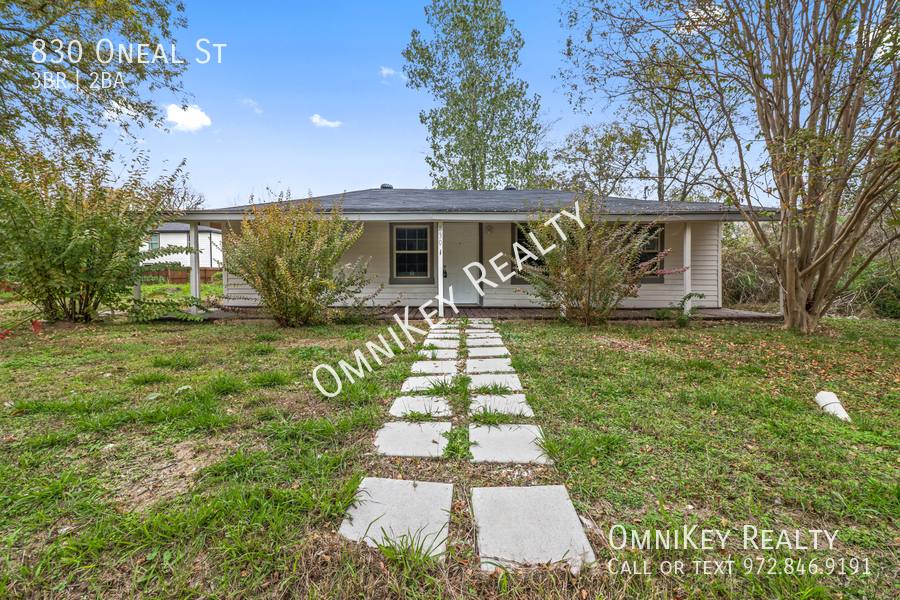 House for rent at 830 Oneal St, Greenville, TX 75401