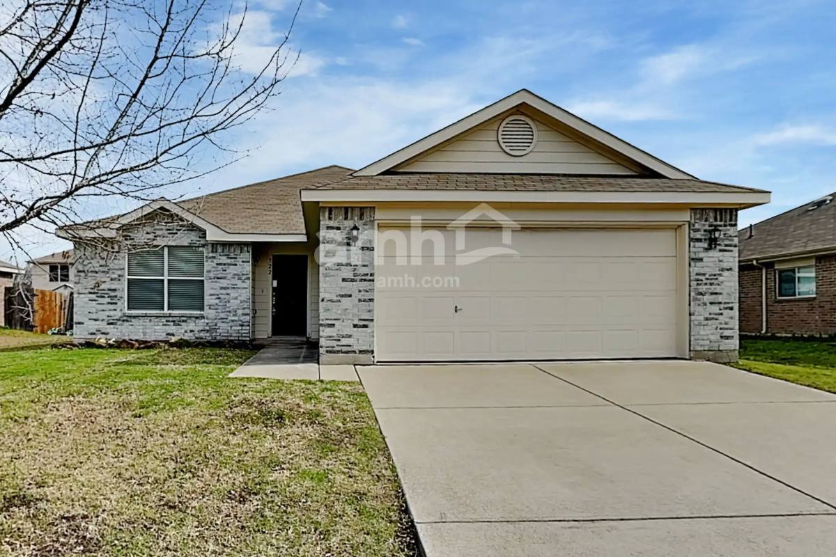 House for rent at 322 Saddlebrook Dr, Krum, TX 76249