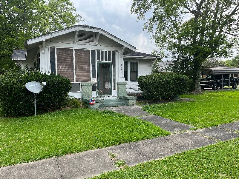 House for rent at 710 W St Peter, New Iberia, LA 70560