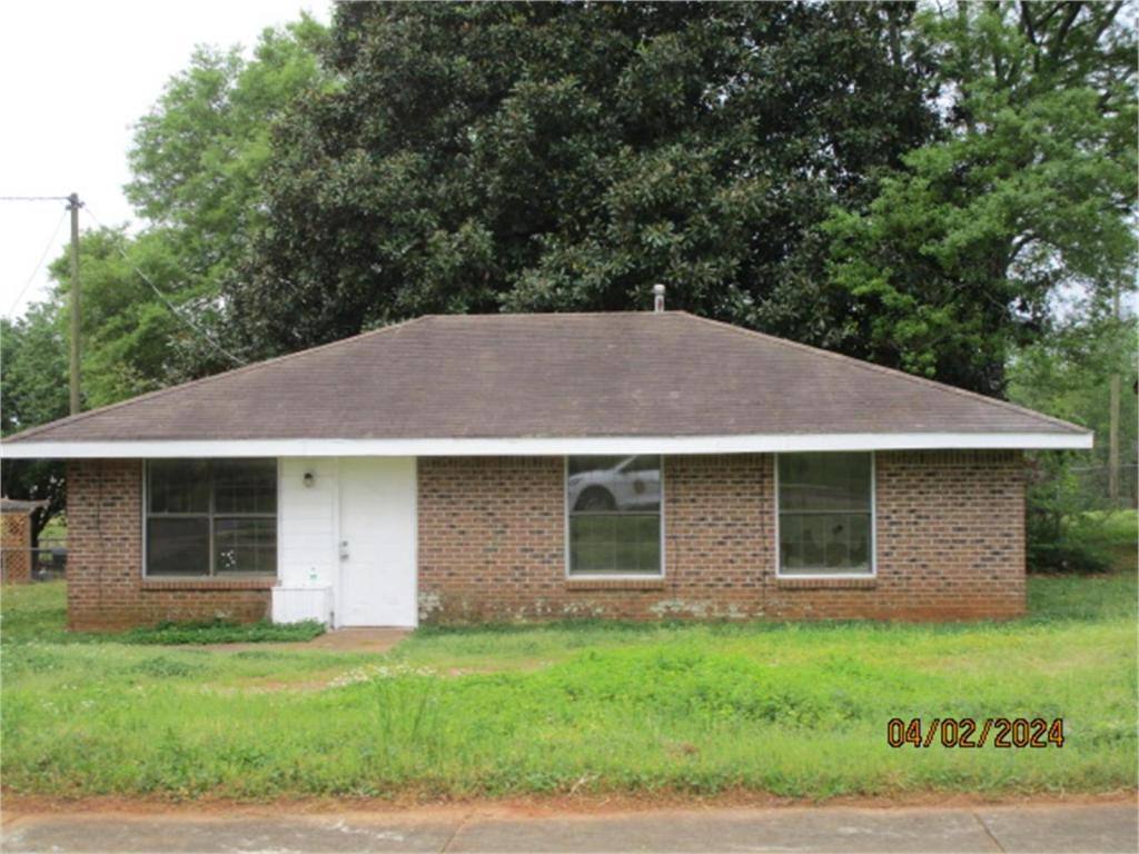 House for rent at 111 Worthy Dr, Thomaston, GA 30286