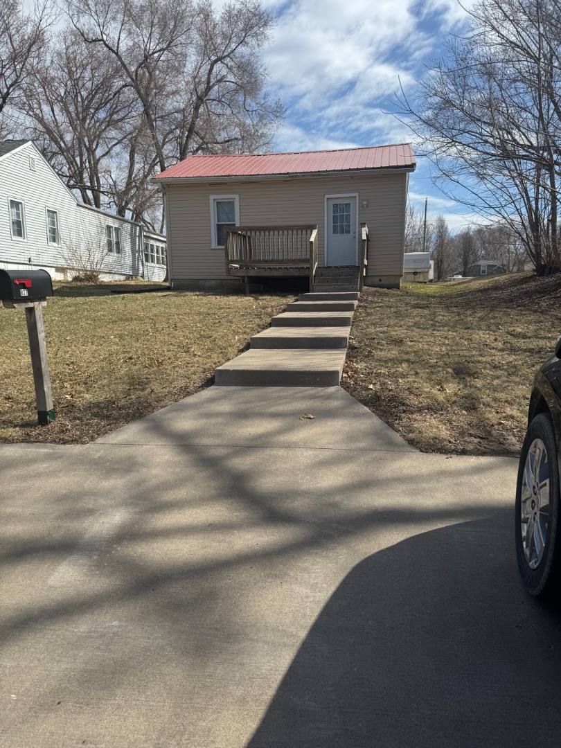 House for rent at 821 28th St #821, Bettendorf, IA 52722