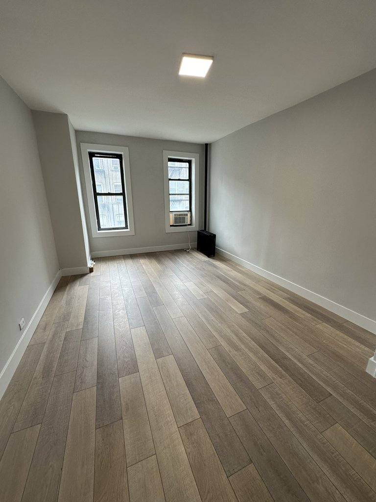 Apartment for rent at 170 E 100th St #4R, New York, NY 10029