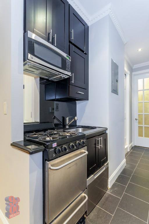 Apartment for rent at 9 W 103rd St #5R, New York, NY 10025
