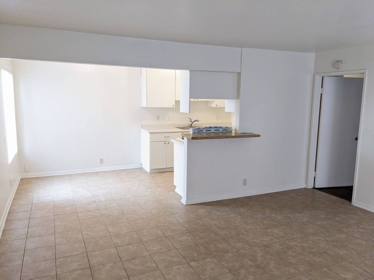 Apartment for rent at 3300 W Orange Ave, Anaheim, CA 92804