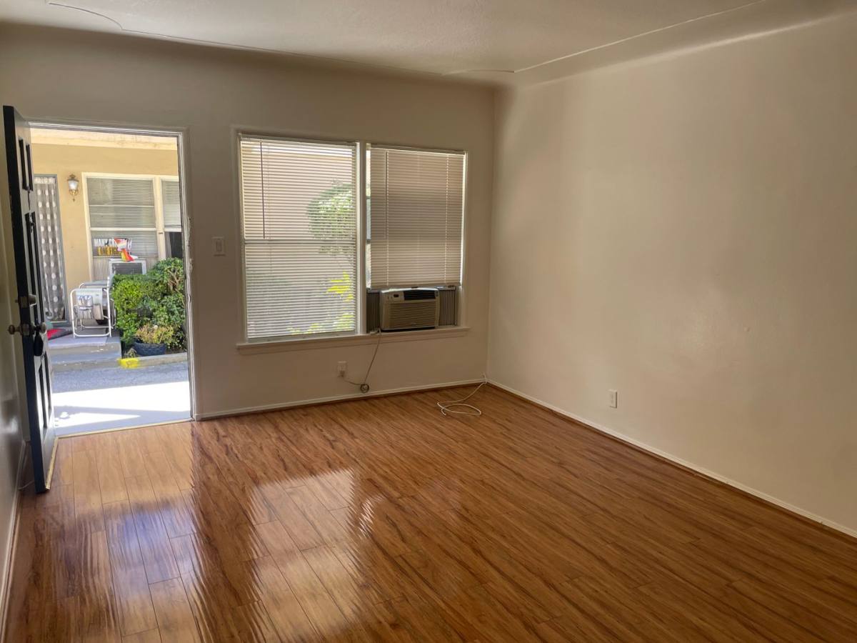 Apartment for rent at 2111-2117 1 2 Griffith Park Blvd, Los Angeles, CA 90039