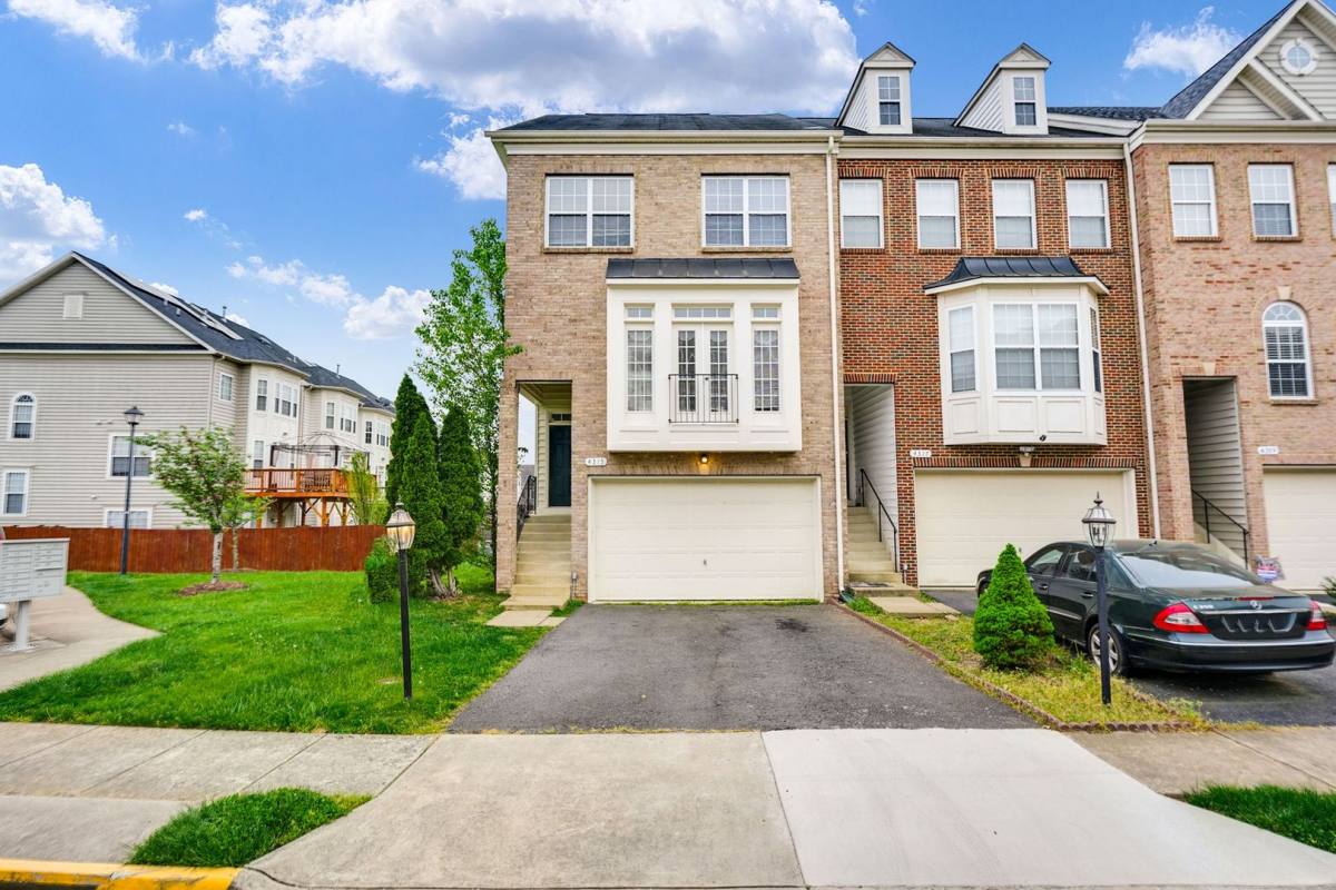 Townhouse for rent at 4315 Golden Gate Way, Dumfries, VA 22025