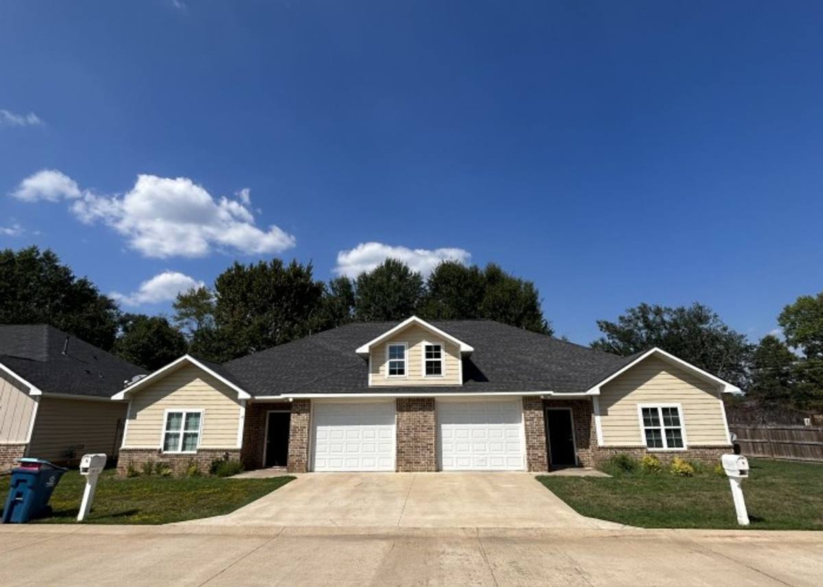 Townhouse for rent at 818 St Highway 110 S, Whitehouse, TX 75791