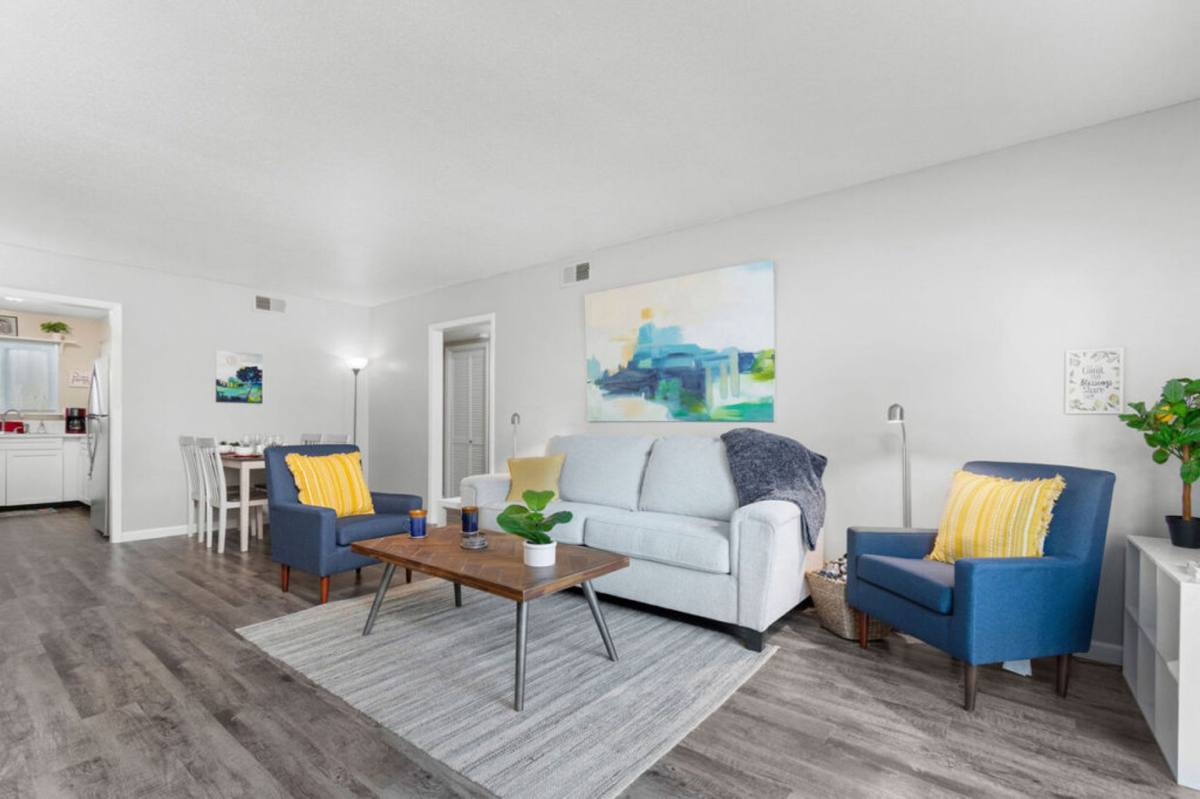 Apartment for rent at 6829 N Broadway, Kansas City, MO 64118