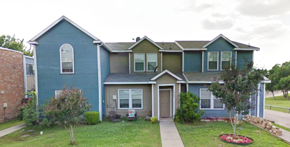 Townhouse for rent at 623 W Union Bower Rd, Irving, TX 75061