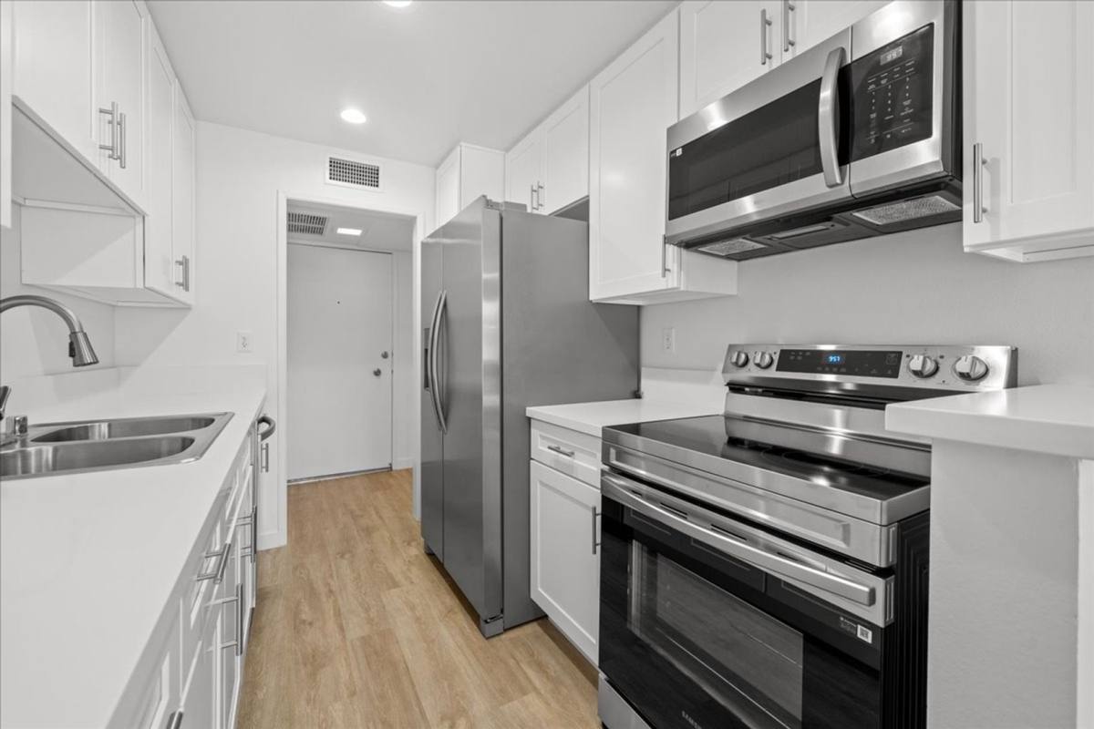 Condo for rent at 647 Orange Grove, South Pasadena, CA 91030