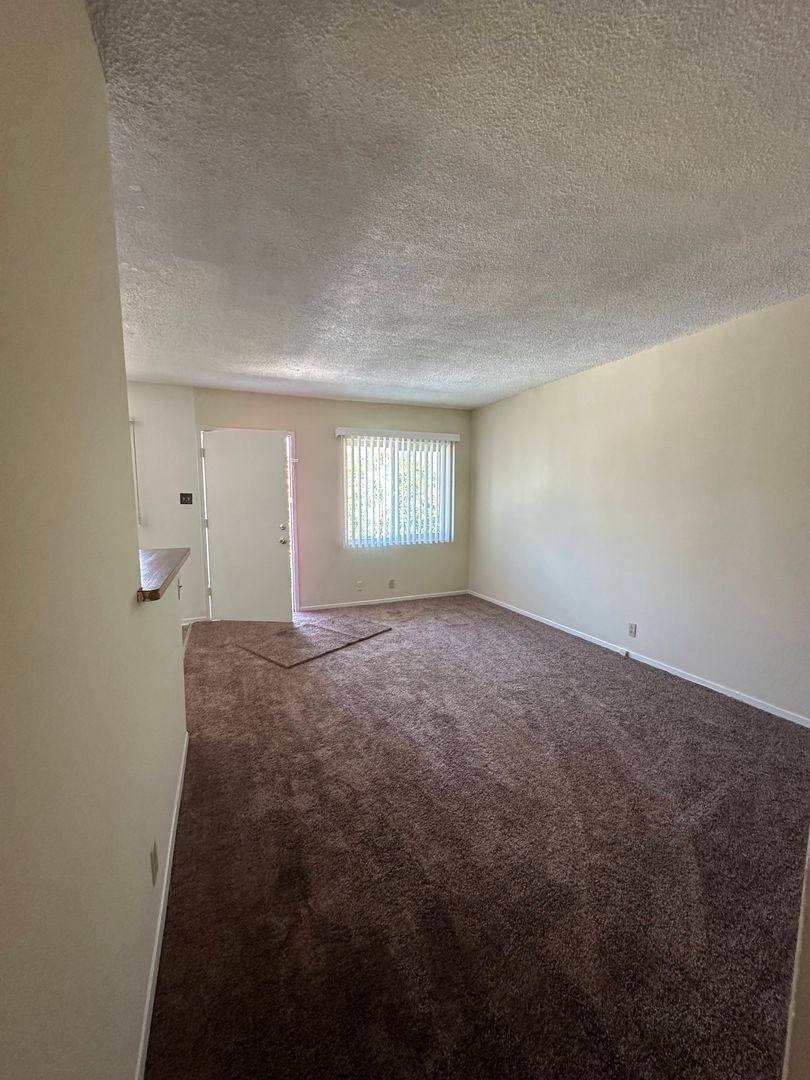 Apartment for rent at 420-422 San Gabriel Ave, Azusa, CA 91702