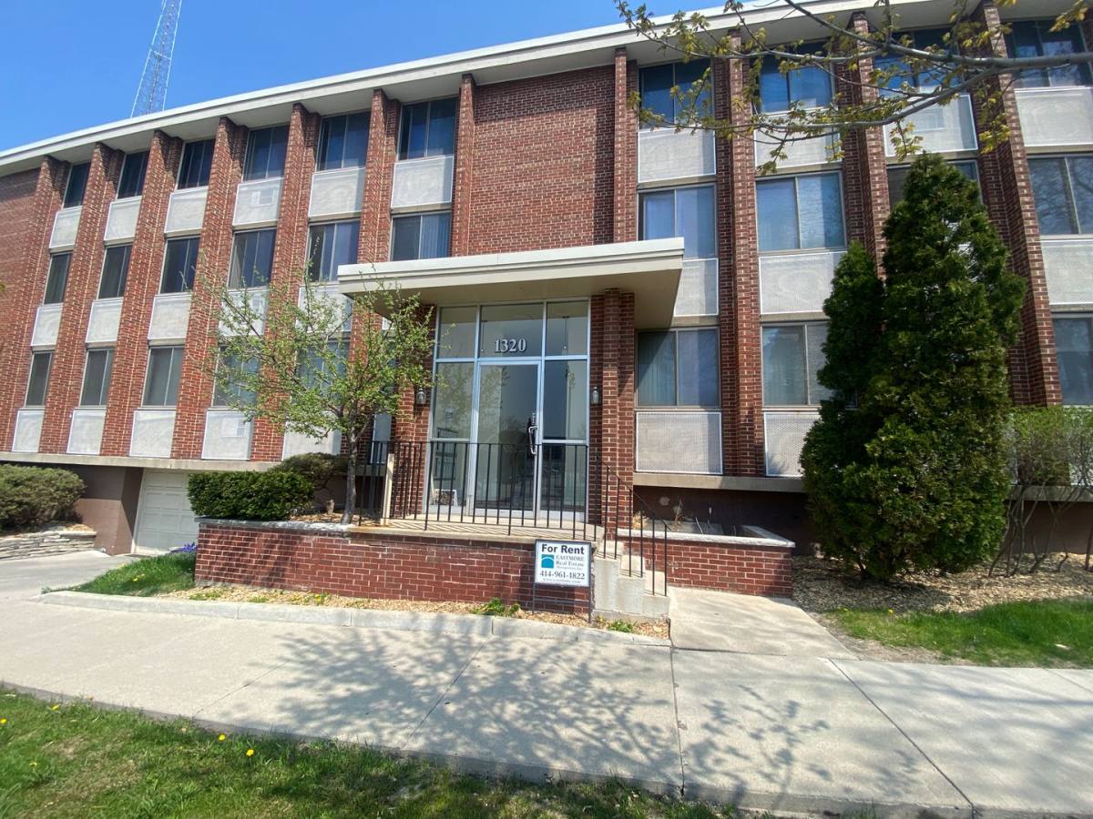 Apartment for rent at 1320 E Capitol Dr, Milwaukee, WI 53211
