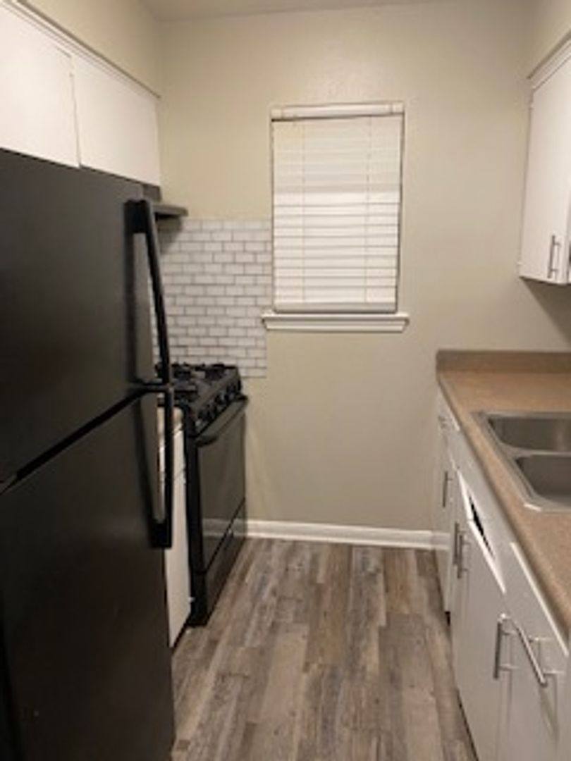 Apartment for rent at 1809 Cox St, Carrollton, TX 75006