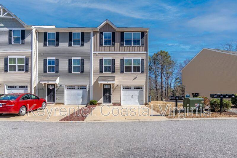Townhouse for rent at 601 Lakeview Cove, Smithfield, VA 23430