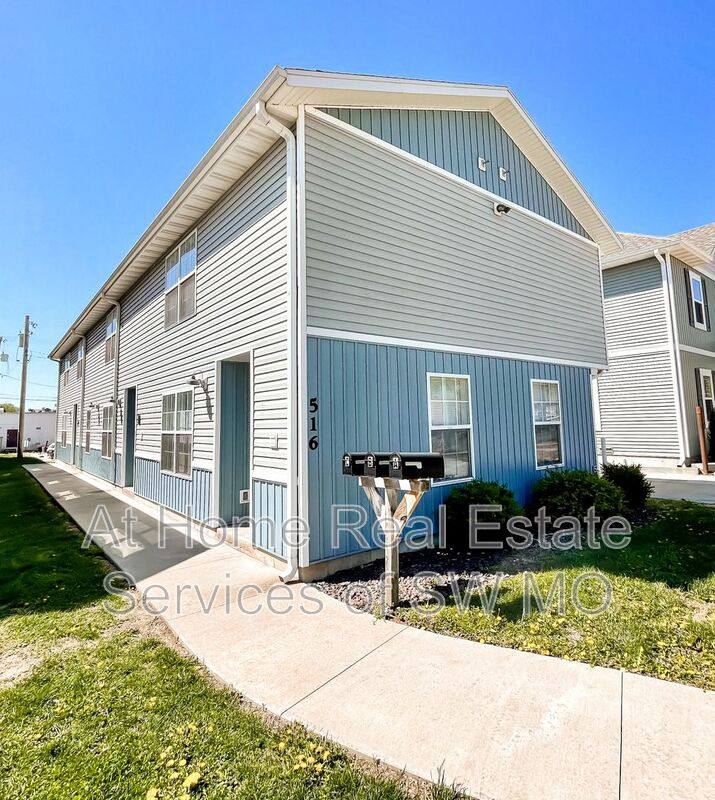 Townhouse for rent at 516 E Cherry #516, Springfield, MO 65806