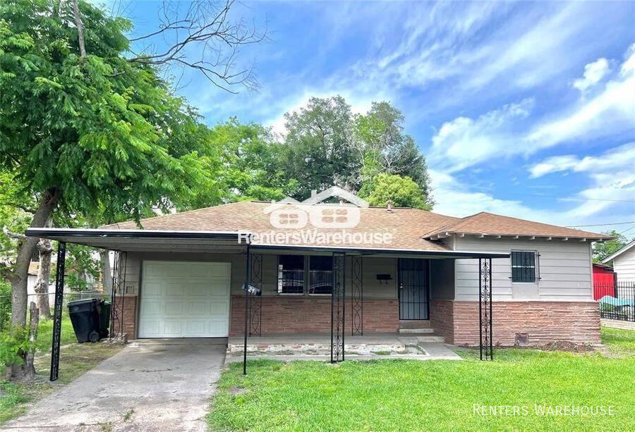 House for rent at 121 Anabel Lane, Houston, TX 77076