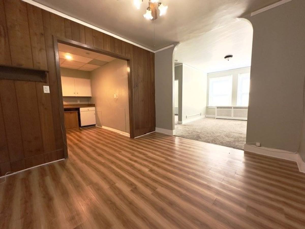 Apartment for rent at 119 E 3rd Ave, Mitchell, SD 57301