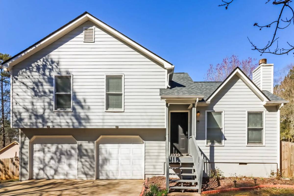 House for rent at 4258 Apache Dr SE, Acworth, GA 30102